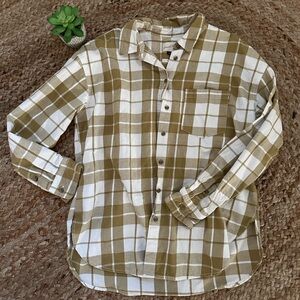 UNIVERSAL THREAD FLANNEL